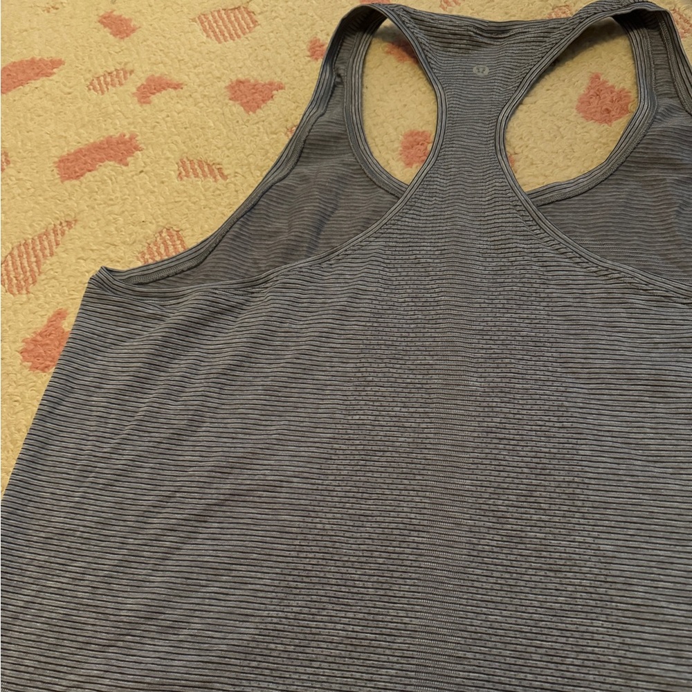 Grey lululemon swiftly tech rb tank 2.0 race - Picture 3 of 3